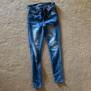 American Eagle Hi-Rise Jegging Skinny Jeans.